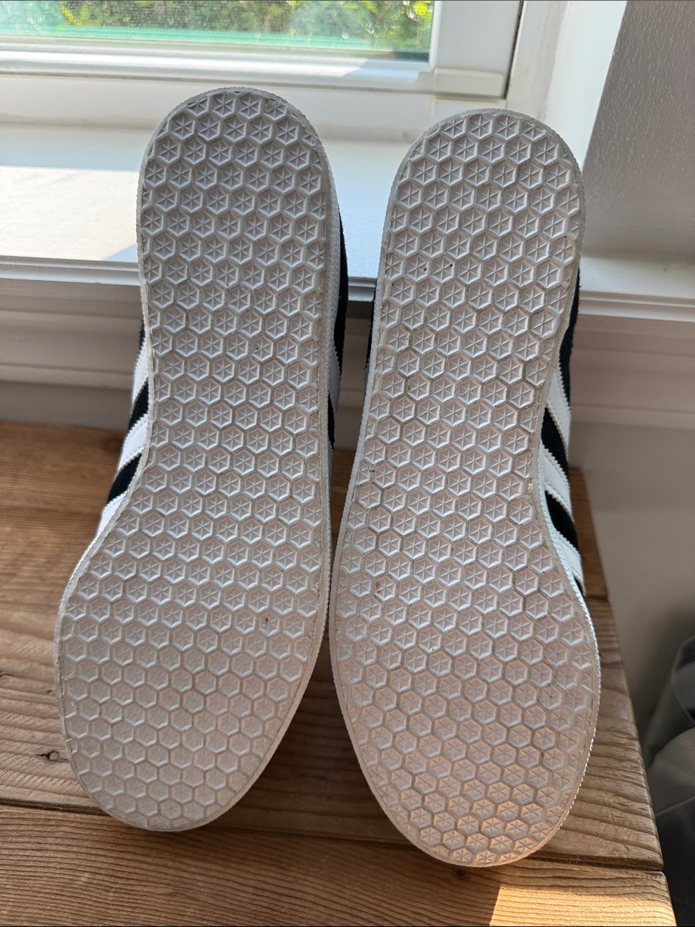 Adidas Gazelle Men’s Size 9/Women’s Size 10.5 LIKE NEW - Picture 7 of 7